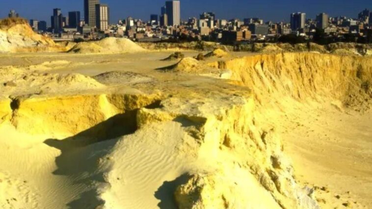 Life in City of Gold: The dark world behind the shining city of gold... Know how is the life of common people there