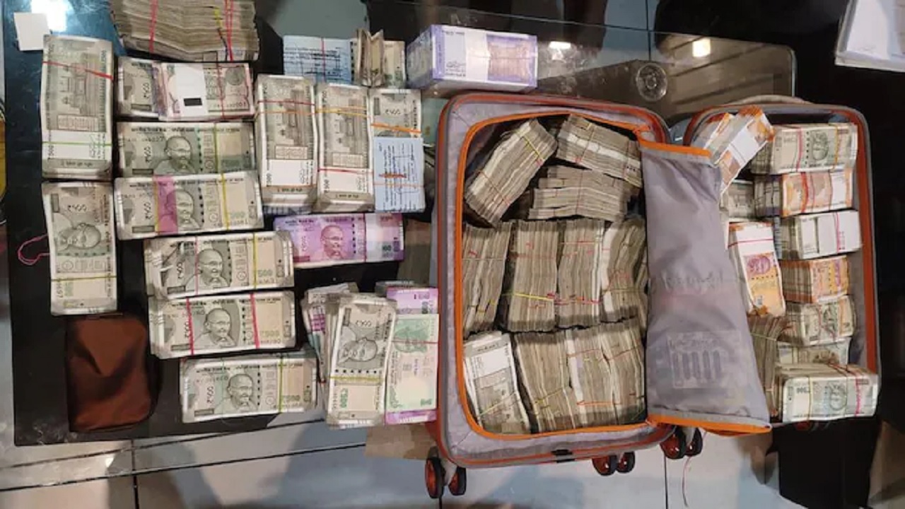 Gujarat Election 2022: Cash, drugs and liquor worth over Rs 290 crore seized in Gujarat