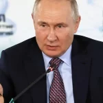 'Putin fell ill after falling down stairs', US media report claims blood cancer
