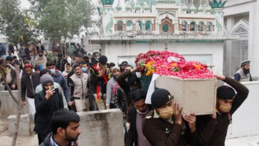 Taliban beheaded PAK soldier: after the murder, the soldier's body was hanged on a tree, told people not to attend the funeral