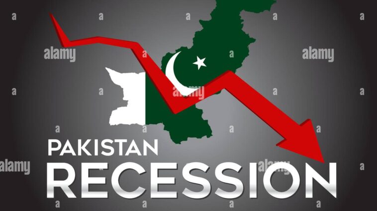 Pakistan suffering from recession; Hundreds of containers full of vegetables stuck at Karachi port, traders upset