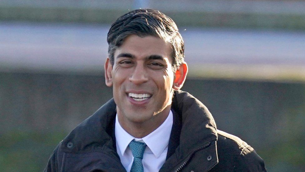 Police give UK Prime Minister Rishi Sunak a fine for not wearing a seatbelt.