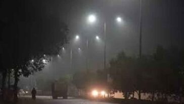 IMD says that it will rain in Maharashtra, Madhya Pradesh, and Tamil Nadu. The weather in Delhi will be colder.