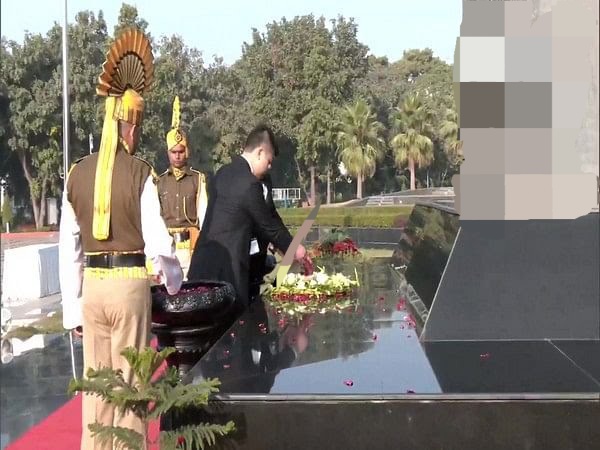 Interpol degation honours the National Police Memorial.