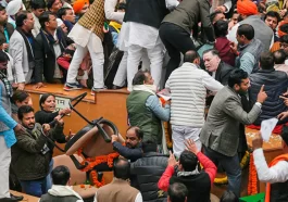 MCD Mayor Election: A riot broke out between AAP and BJP regarding the mayoral election.