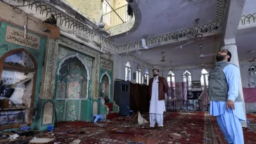 Pakistan: 28 killed 150 injured in Peshawar blast.