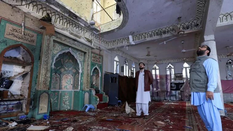 Pakistan: 28 killed 150 injured in Peshawar blast.