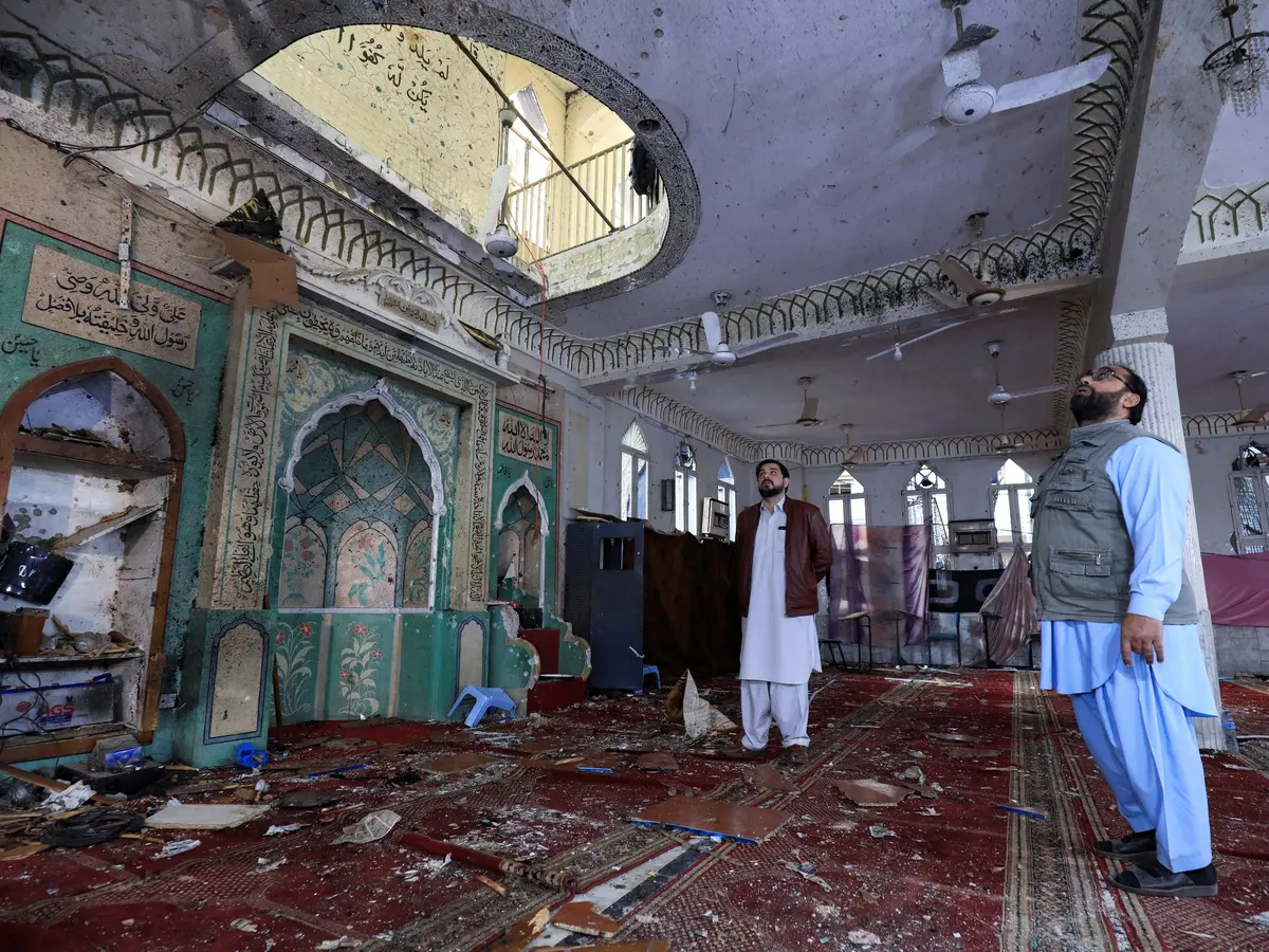 Pakistan: 28 killed 150 injured in Peshawar blast.