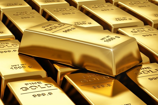 Gold breaks 56K, Silver nears Rs 70,000