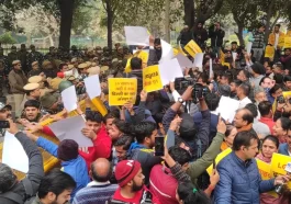 Delhi Accident- The girl was accompanied by her friend on the scooty