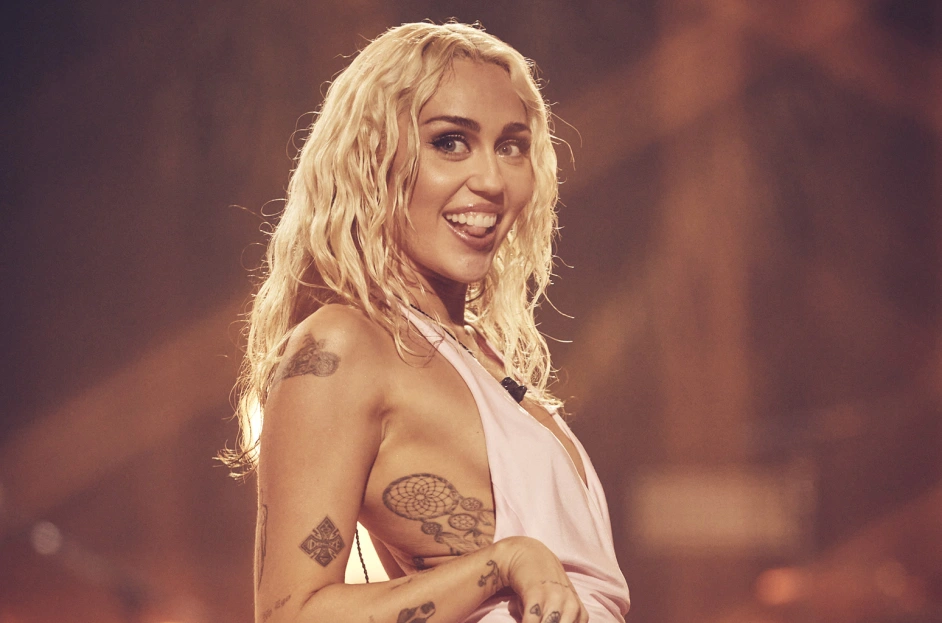 Miley Cyrus releases the breakup anthem "Flowers" on the birthday of her ex-husband, Liam Hemsworth.