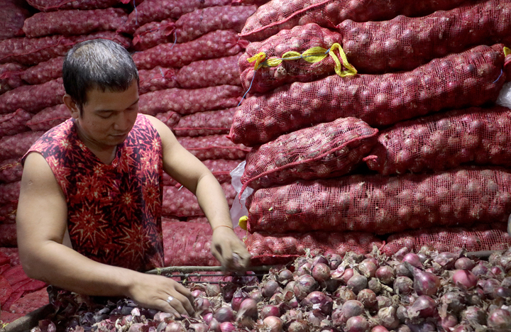 Now, onions cost more than meat in the Philippines. This is why