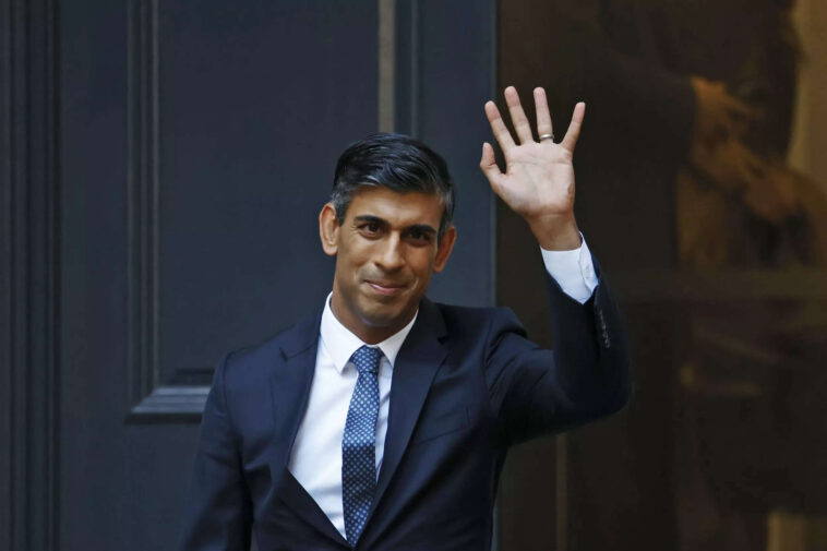 Rishi Sunak's 'stand with you' message as UK PM arrives in Israel amid Gaza war