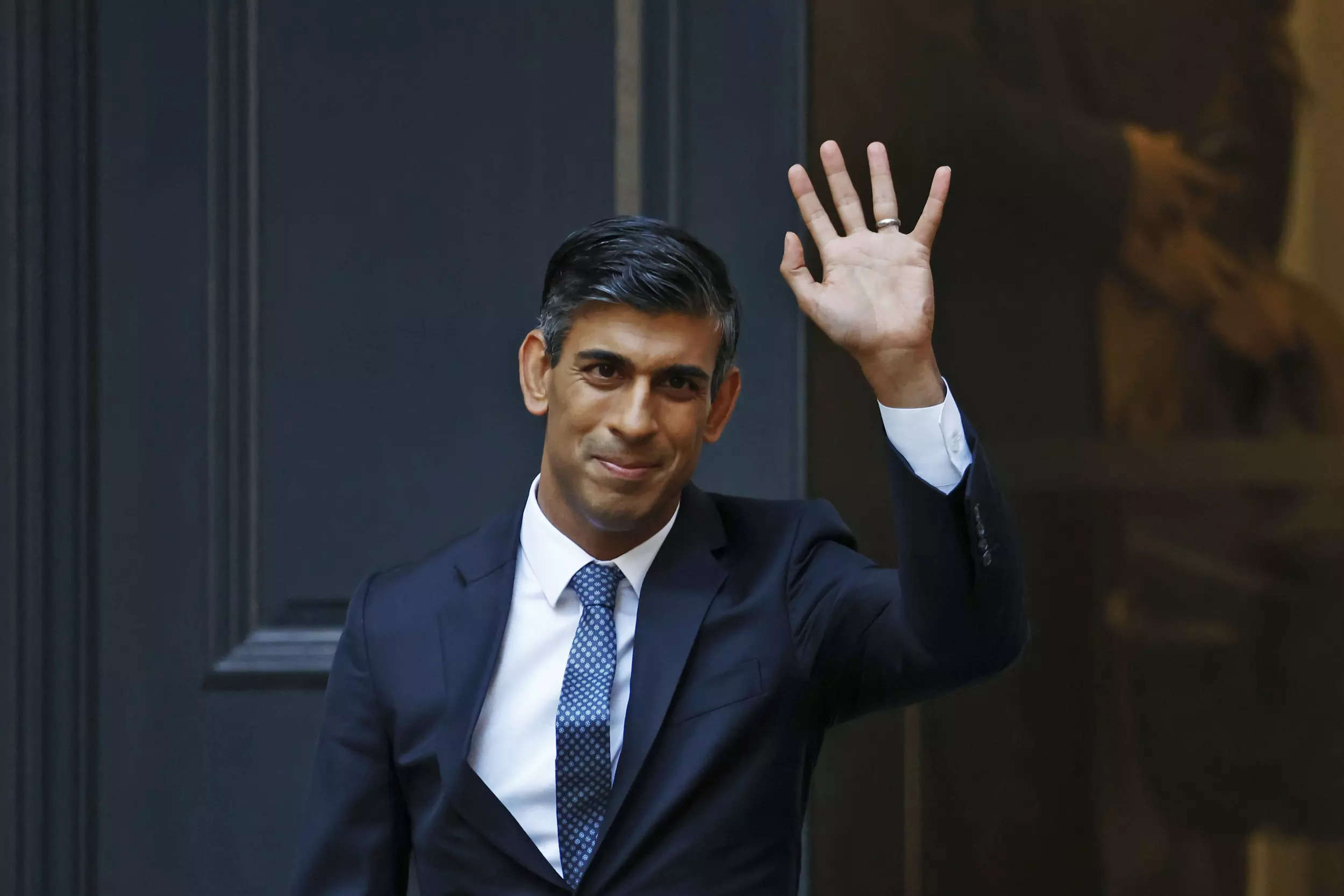 Rishi Sunak's 'stand with you' message as UK PM arrives in Israel amid Gaza war