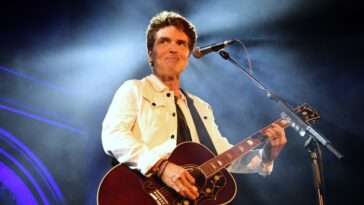 ITV Fans of This Morning all make the same joke when "ageless" Richard Marx appears.