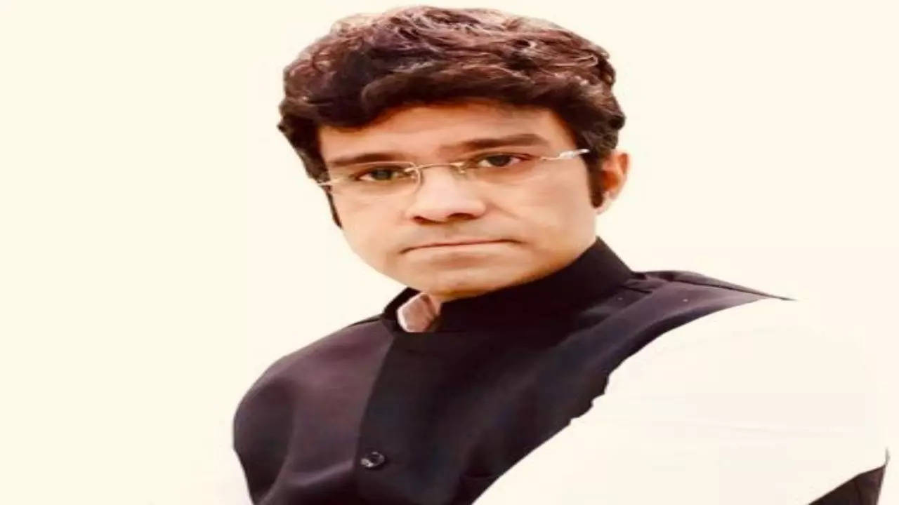 The grandson of C Rajagopalachari, CR Kesavan, leaves the Congress.