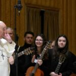 "Resigning shouldn't become a trend," says Pope Francis.