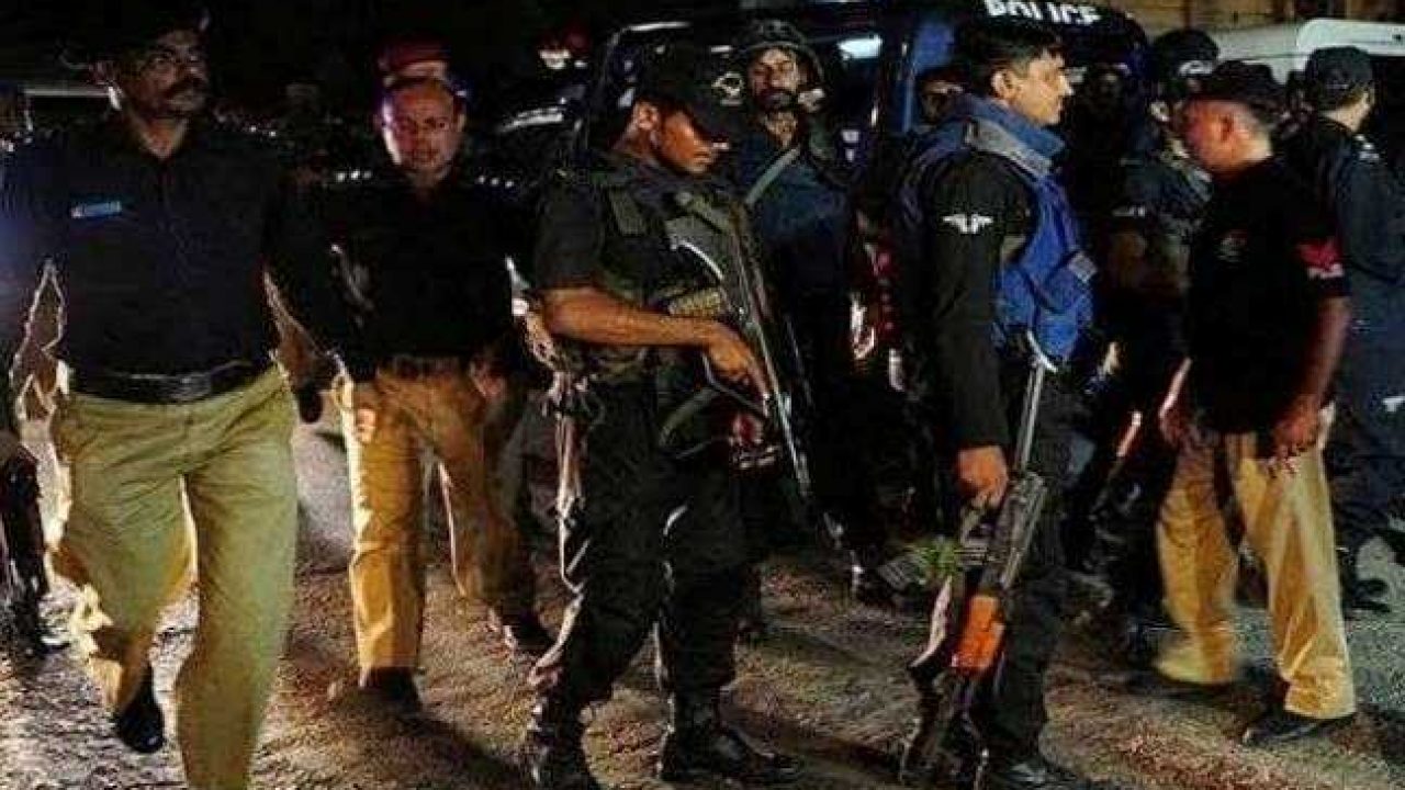 Terrorists attack the police chief's office in Karachi