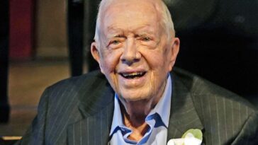 Jimmy Carter begins home hospice care