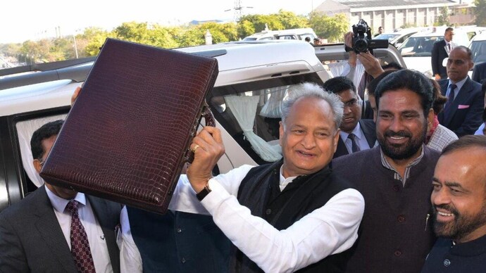 Budget Not Leaked,After Reading Old Budget In Rajasthan Assembly:Ashok Gehlot