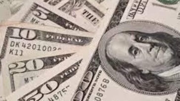 Dollar hovers close to a 5-week high as inflation data looms; yen falls.