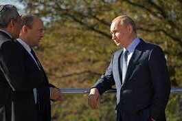 "Putin said he wouldn't kill Zelensky," says former Israeli Prime Minister Naftali Bennett.