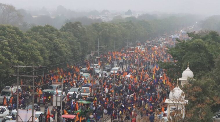 30 Cops Hurt in Clash With Protesters Seeking For Sikh Prisoners' Release