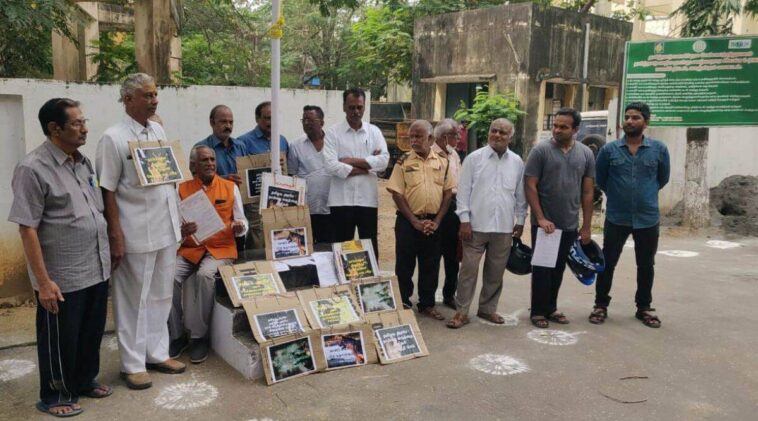 Chennai citizens' original "bark" protest draws attention to the issue of stray dogs