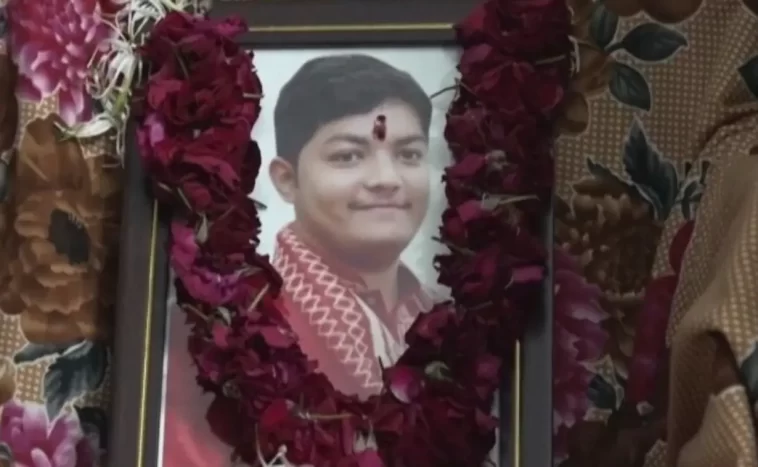 Darshan Solanki suicide case: Father requests police "harassment" action from Maharashtra CM