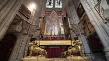 For King Charles' coronation, a 700-year-old throne will get a new look