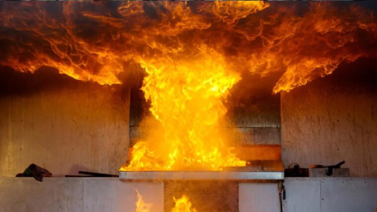 Mumbai: A big fire broke out in the Malad slum, but no one is hurt