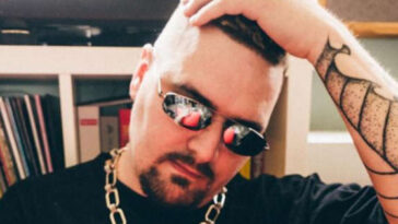 35-year-old Russian musician whose songs criticised Vladimir Putin passes away