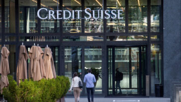 Credit Suisse Shares Fall 30%, Major Investor Rules Out More Cash