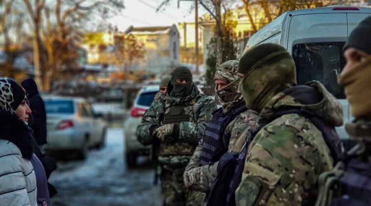 Russian Procurators Arrest Three Ukrainian Soldiers
