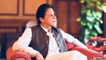 As he appears in court, the arrest warrant for Imran Khan is dropped
