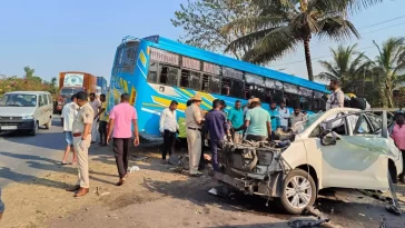 Four killed in Karnataka bus-car collision