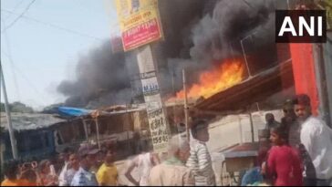 Massive fire breaks Patna's slum