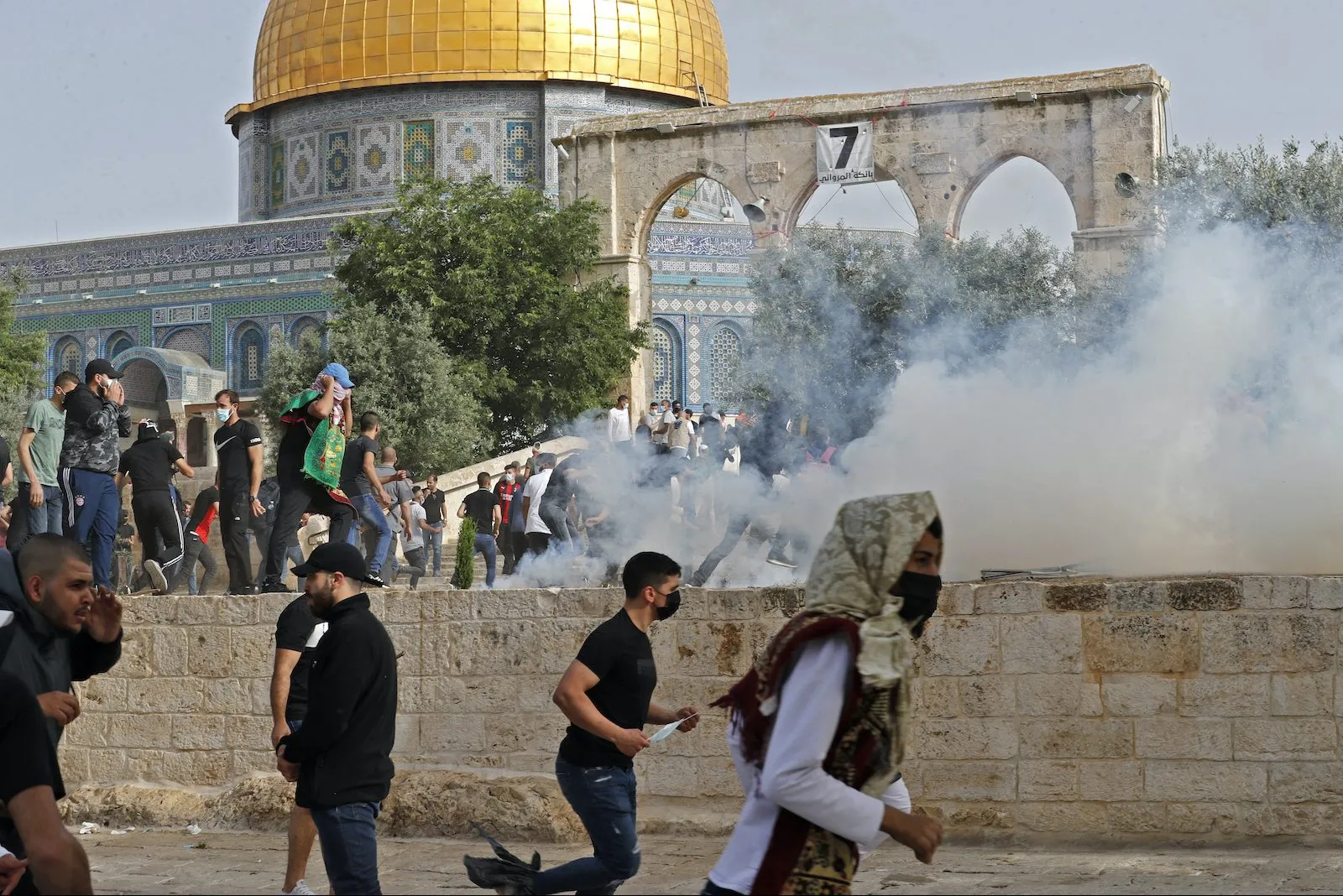 Israel Palestine Conflict: Violence Breaks Out At Jerusalem Holy Site For Second Night