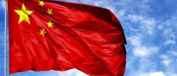 China declares its intention to strengthen ties with "major powers" Russia and India