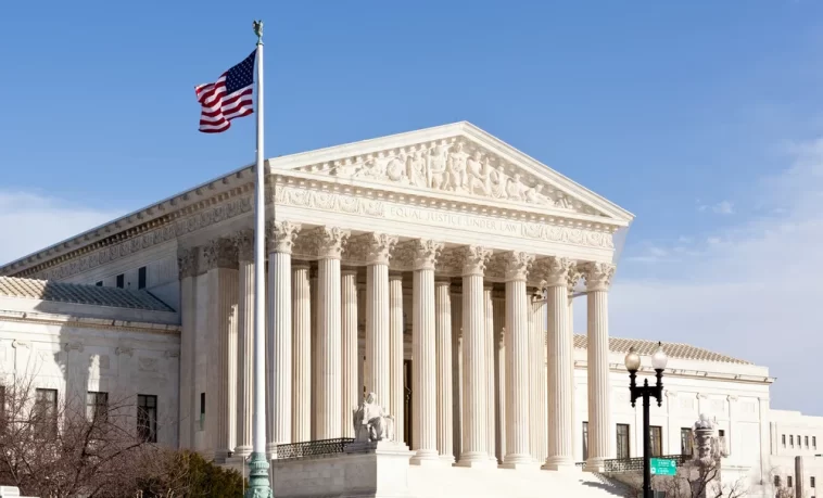 US: Supreme Court 'temporarily' restores availability of common abortion pill