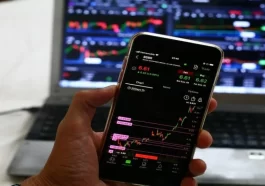 Indian stock indices largely steady Tuesday morning