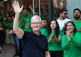 Today, Tim Cook will inaugurate Apple's Delhi store