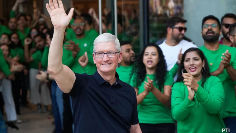 Today, Tim Cook will inaugurate Apple's Delhi store