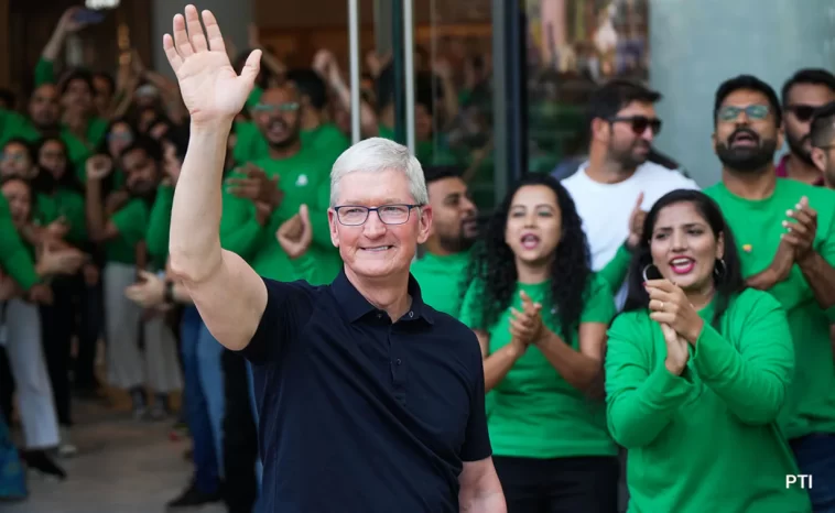 Today, Tim Cook will inaugurate Apple's Delhi store