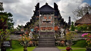 Mengwi Temple, Bali - Wanderela