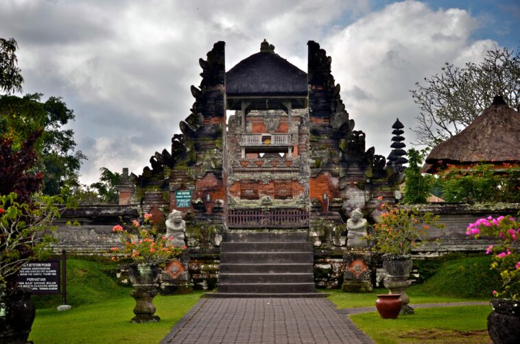 Mengwi Temple, Bali - Wanderela