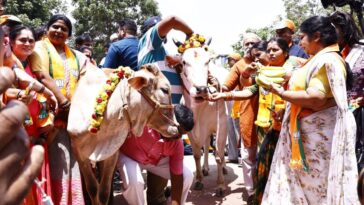 BJP protests with cows against Karnataka Minister’s statement