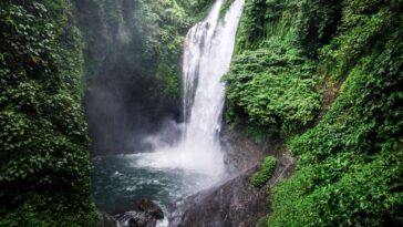 Aling Aling Waterfall, Bali - wanderela