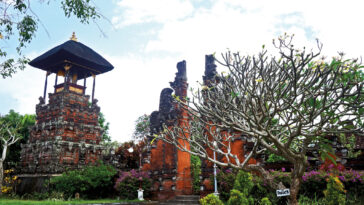 Pura Rambut Siwi, Bali - Wanderela