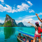 7 Travel essentials everyone should carry while traveling